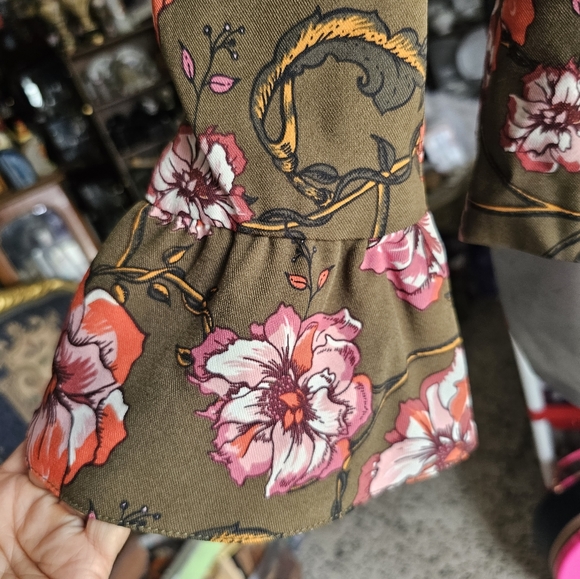 Blazer - Picture 3 of 4